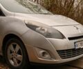 Серый Рено Гранд Сценик, объемом двигателя 1.6 л и пробегом 330 тыс. км за 7400 $, фото 4 на Automoto.ua