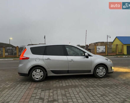 Серый Рено Гранд Сценик, объемом двигателя 1.46 л и пробегом 284 тыс. км за 5950 $, фото 6 на Automoto.ua