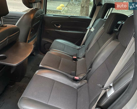 Сірий Рено Гранд Сценік, об'ємом двигуна 1.87 л та пробігом 220 тис. км за 8000 $, фото 40 на Automoto.ua