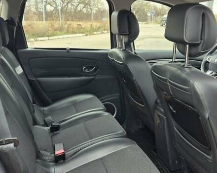 Серый Рено Гранд Сценик, объемом двигателя 1.6 л и пробегом 149 тыс. км за 8500 $, фото 31 на Automoto.ua