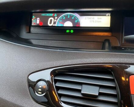 Серый Рено Гранд Сценик, объемом двигателя 1.5 л и пробегом 280 тыс. км за 8000 $, фото 5 на Automoto.ua