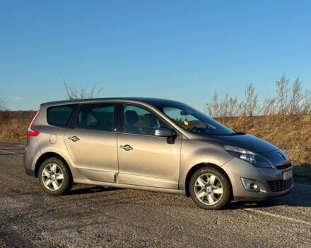 Серый Рено Гранд Сценик, объемом двигателя 1.5 л и пробегом 240 тыс. км за 7500 $, фото 4 на Automoto.ua