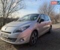 Серый Рено Гранд Сценик, объемом двигателя 1.5 л и пробегом 268 тыс. км за 8000 $, фото 1 на Automoto.ua