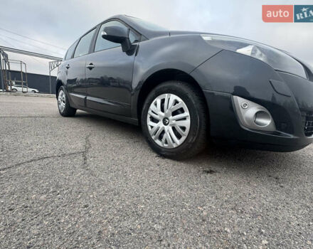 Сірий Рено Гранд Сценік, об'ємом двигуна 1.6 л та пробігом 219 тис. км за 9000 $, фото 18 на Automoto.ua