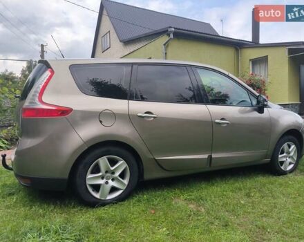 Серый Рено Гранд Сценик, объемом двигателя 1.6 л и пробегом 240 тыс. км за 7500 $, фото 3 на Automoto.ua