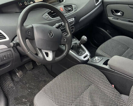Серый Рено Гранд Сценик, объемом двигателя 1.46 л и пробегом 277 тыс. км за 6900 $, фото 8 на Automoto.ua