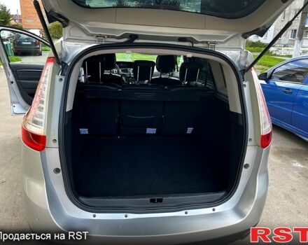 Серый Рено Гранд Сценик, объемом двигателя 1.6 л и пробегом 268 тыс. км за 8100 $, фото 12 на Automoto.ua