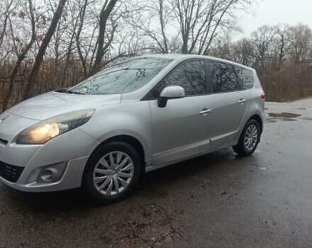 Серый Рено Гранд Сценик, объемом двигателя 1.5 л и пробегом 240 тыс. км за 7600 $, фото 4 на Automoto.ua