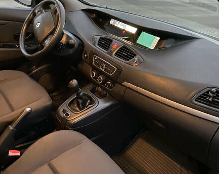 Серый Рено Гранд Сценик, объемом двигателя 1.46 л и пробегом 284 тыс. км за 5950 $, фото 19 на Automoto.ua