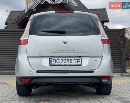 Серый Рено Гранд Сценик, объемом двигателя 2 л и пробегом 249 тыс. км за 8450 $, фото 21 на Automoto.ua