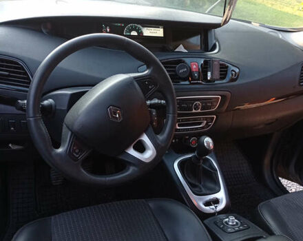 Серый Рено Гранд Сценик, объемом двигателя 1.5 л и пробегом 320 тыс. км за 6600 $, фото 7 на Automoto.ua