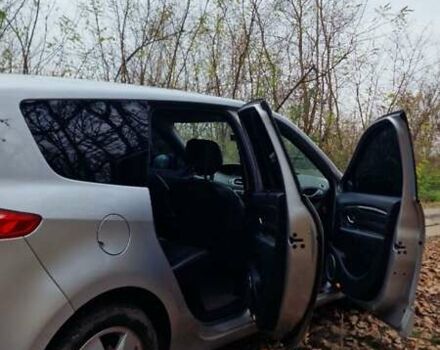 Серый Рено Гранд Сценик, объемом двигателя 1.6 л и пробегом 335 тыс. км за 7400 $, фото 32 на Automoto.ua