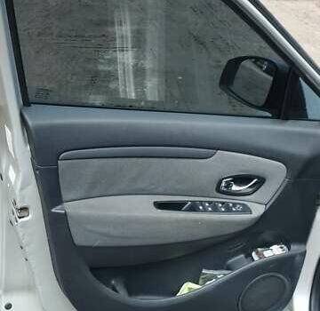 Сірий Рено Гранд Сценік, об'ємом двигуна 2 л та пробігом 329 тис. км за 7350 $, фото 18 на Automoto.ua