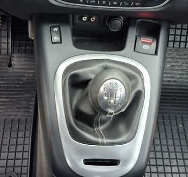 Серый Рено Гранд Сценик, объемом двигателя 1.6 л и пробегом 149 тыс. км за 8500 $, фото 25 на Automoto.ua