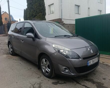 Серый Рено Гранд Сценик, объемом двигателя 1.5 л и пробегом 265 тыс. км за 6850 $, фото 2 на Automoto.ua