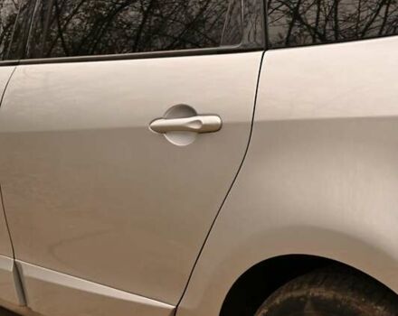 Серый Рено Гранд Сценик, объемом двигателя 1.6 л и пробегом 335 тыс. км за 7400 $, фото 7 на Automoto.ua