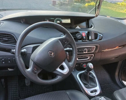 Серый Рено Гранд Сценик, объемом двигателя 1.5 л и пробегом 320 тыс. км за 6600 $, фото 5 на Automoto.ua