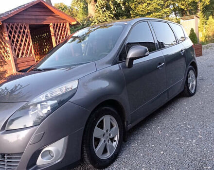 Серый Рено Гранд Сценик, объемом двигателя 1.5 л и пробегом 320 тыс. км за 6600 $, фото 3 на Automoto.ua