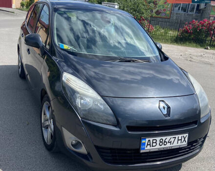 Сірий Рено Гранд Сценік, об'ємом двигуна 1.5 л та пробігом 244 тис. км за 7900 $, фото 1 на Automoto.ua