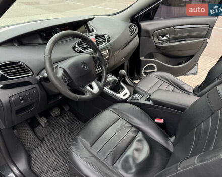 Серый Рено Гранд Сценик, объемом двигателя 1.9 л и пробегом 330 тыс. км за 6650 $, фото 9 на Automoto.ua