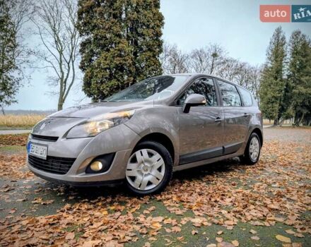 Серый Рено Гранд Сценик, объемом двигателя 1.5 л и пробегом 261 тыс. км за 5999 $, фото 4 на Automoto.ua