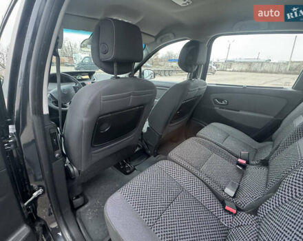 Сірий Рено Гранд Сценік, об'ємом двигуна 1.6 л та пробігом 219 тис. км за 9000 $, фото 47 на Automoto.ua