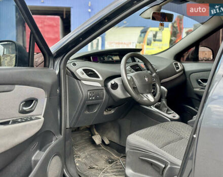 Рено Гранд Сценик 2011 в Киеве на Automoto.ua Серый Рено Гранд Сценик, объемом двигателя 1.46 л и пробегом 277 тыс. км за 8300 $, фото 7 на Automoto.ua