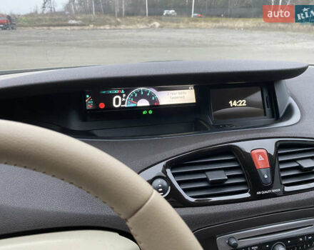 Серый Рено Гранд Сценик, объемом двигателя 1.46 л и пробегом 280 тыс. км за 8000 $, фото 3 на Automoto.ua