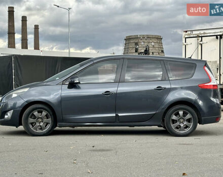 Рено Гранд Сценик 2011 в Киеве на Automoto.ua Серый Рено Гранд Сценик, объемом двигателя 1.46 л и пробегом 277 тыс. км за 8300 $, фото 1 на Automoto.ua