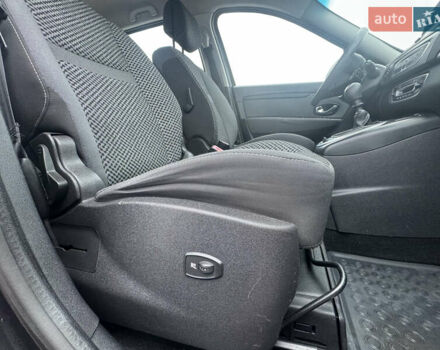 Сірий Рено Гранд Сценік, об'ємом двигуна 1.6 л та пробігом 219 тис. км за 9000 $, фото 37 на Automoto.ua