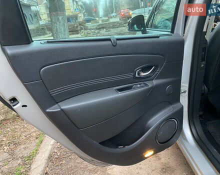 Сірий Рено Гранд Сценік, об'ємом двигуна 1.87 л та пробігом 220 тис. км за 8000 $, фото 45 на Automoto.ua