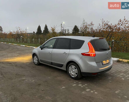 Серый Рено Гранд Сценик, объемом двигателя 1.46 л и пробегом 284 тыс. км за 5950 $, фото 2 на Automoto.ua