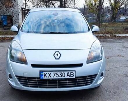 Серый Рено Гранд Сценик, объемом двигателя 1.6 л и пробегом 310 тыс. км за 7300 $, фото 7 на Automoto.ua