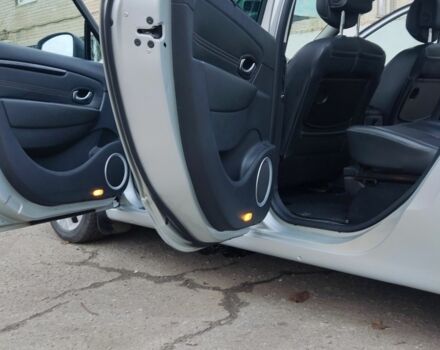 Серый Рено Гранд Сценик, объемом двигателя 1.6 л и пробегом 310 тыс. км за 7300 $, фото 12 на Automoto.ua