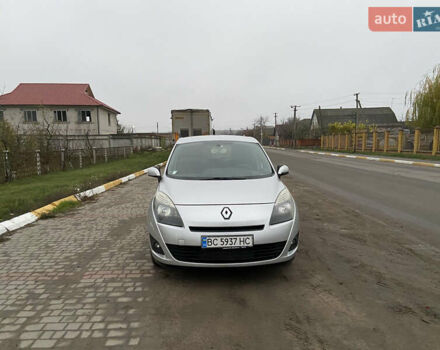 Серый Рено Гранд Сценик, объемом двигателя 1.46 л и пробегом 284 тыс. км за 5950 $, фото 28 на Automoto.ua