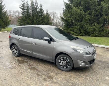 Серый Рено Гранд Сценик, объемом двигателя 1.5 л и пробегом 277 тыс. км за 6900 $, фото 2 на Automoto.ua