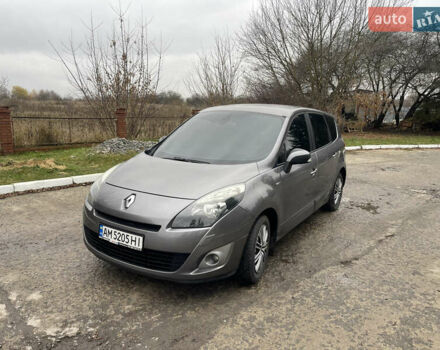 Серый Рено Гранд Сценик, объемом двигателя 1.46 л и пробегом 277 тыс. км за 6900 $, фото 2 на Automoto.ua
