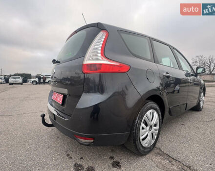 Сірий Рено Гранд Сценік, об'ємом двигуна 1.6 л та пробігом 219 тис. км за 9000 $, фото 22 на Automoto.ua