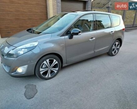 Серый Рено Гранд Сценик, объемом двигателя 1.6 л и пробегом 267 тыс. км за 8150 $, фото 14 на Automoto.ua