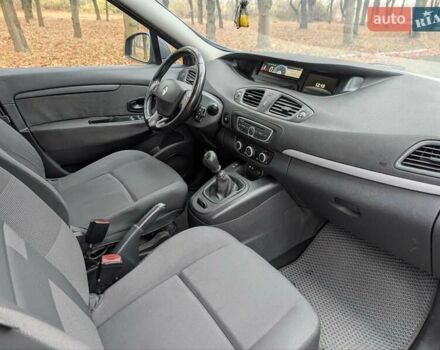 Серый Рено Гранд Сценик, объемом двигателя 1.5 л и пробегом 261 тыс. км за 5999 $, фото 19 на Automoto.ua