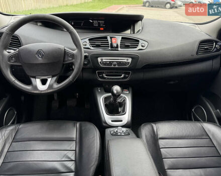 Серый Рено Гранд Сценик, объемом двигателя 1.9 л и пробегом 330 тыс. км за 6650 $, фото 11 на Automoto.ua