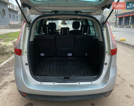 Сірий Рено Гранд Сценік, об'ємом двигуна 1.87 л та пробігом 220 тис. км за 8000 $, фото 47 на Automoto.ua