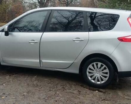 Серый Рено Гранд Сценик, объемом двигателя 1.5 л и пробегом 240 тыс. км за 7600 $, фото 6 на Automoto.ua