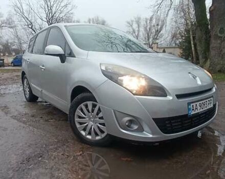 Серый Рено Гранд Сценик, объемом двигателя 1.5 л и пробегом 240 тыс. км за 7600 $, фото 2 на Automoto.ua