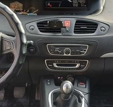 Сірий Рено Гранд Сценік, об'ємом двигуна 1.5 л та пробігом 255 тис. км за 6500 $, фото 7 на Automoto.ua