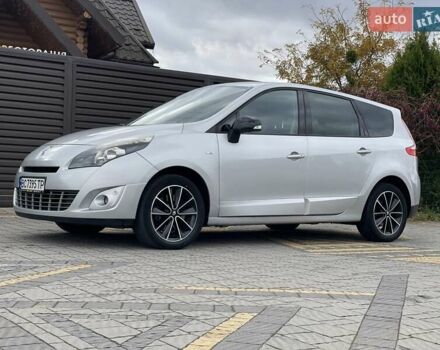 Серый Рено Гранд Сценик, объемом двигателя 2 л и пробегом 249 тыс. км за 8450 $, фото 15 на Automoto.ua