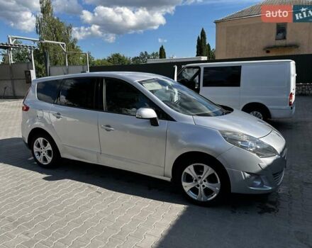Сірий Рено Гранд Сценік, об'ємом двигуна 1.6 л та пробігом 268 тис. км за 8100 $, фото 1 на Automoto.ua