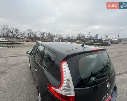 Сірий Рено Гранд Сценік, об'ємом двигуна 1.6 л та пробігом 219 тис. км за 9000 $, фото 27 на Automoto.ua