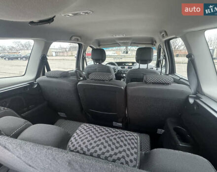 Сірий Рено Гранд Сценік, об'ємом двигуна 1.6 л та пробігом 219 тис. км за 9000 $, фото 51 на Automoto.ua