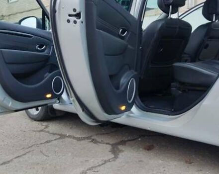 Серый Рено Гранд Сценик, объемом двигателя 1.6 л и пробегом 310 тыс. км за 7300 $, фото 16 на Automoto.ua